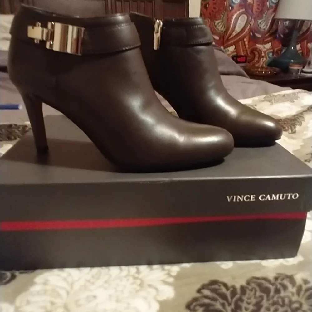 Vince Camuto soft nappa silk leather boots size 6.5 - Picture 2 of 8
